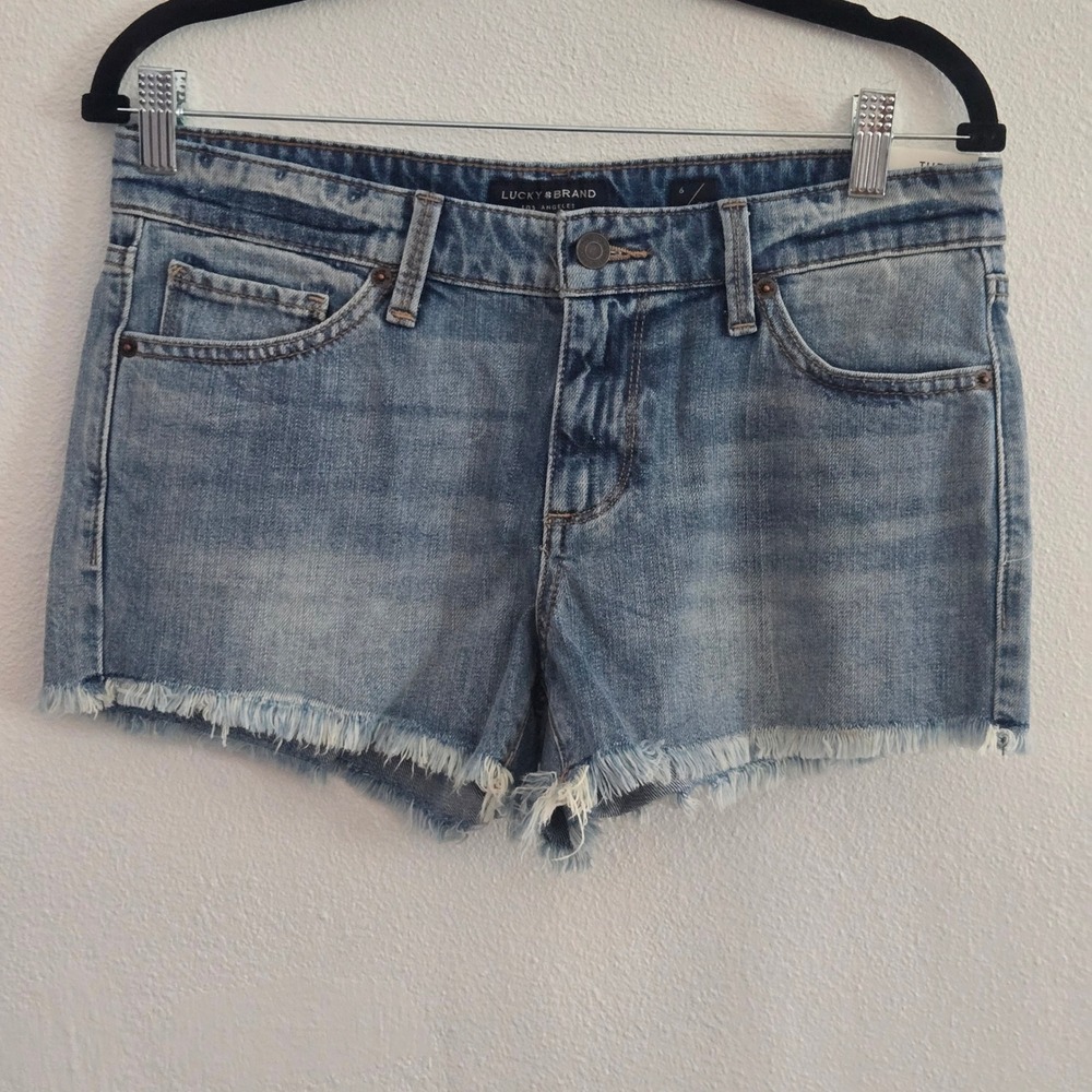 Lucky Brand The‎ Cut Off Denim Shorts Medium Wash Frayed Hem Size 6 28 NWT